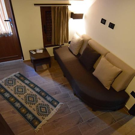 Kale Guesthouse Gjirokastër Esterno foto