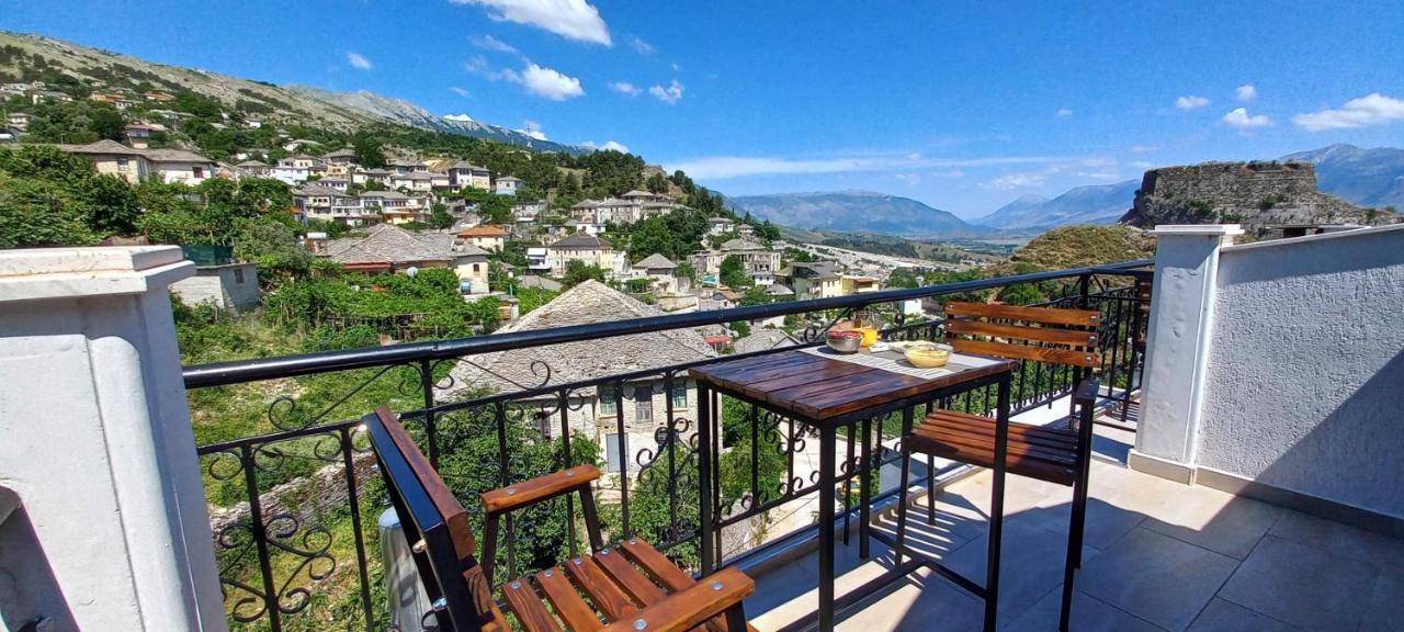 Kale Guesthouse Gjirokastër Esterno foto