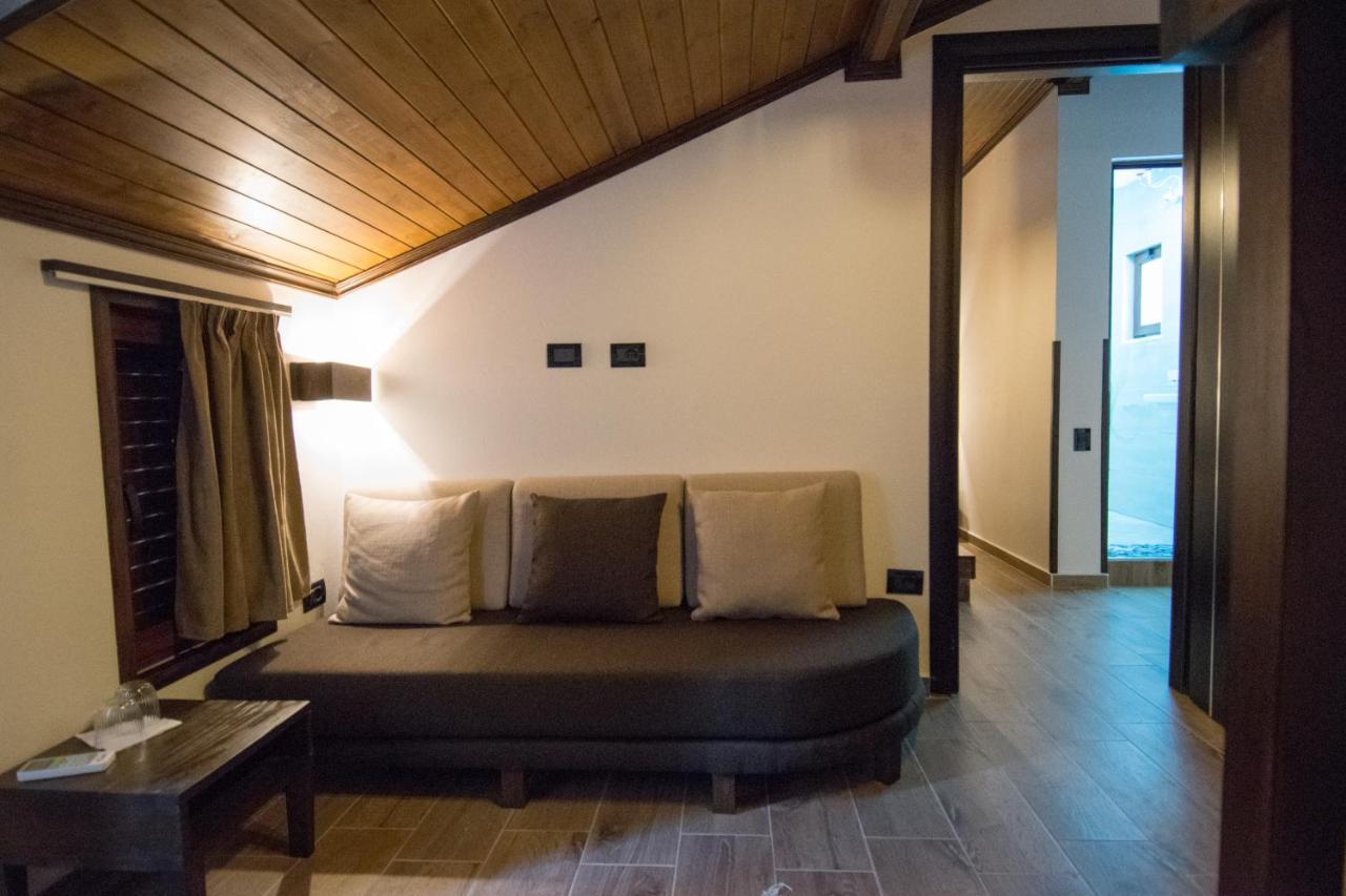 Kale Guesthouse Gjirokastër Esterno foto