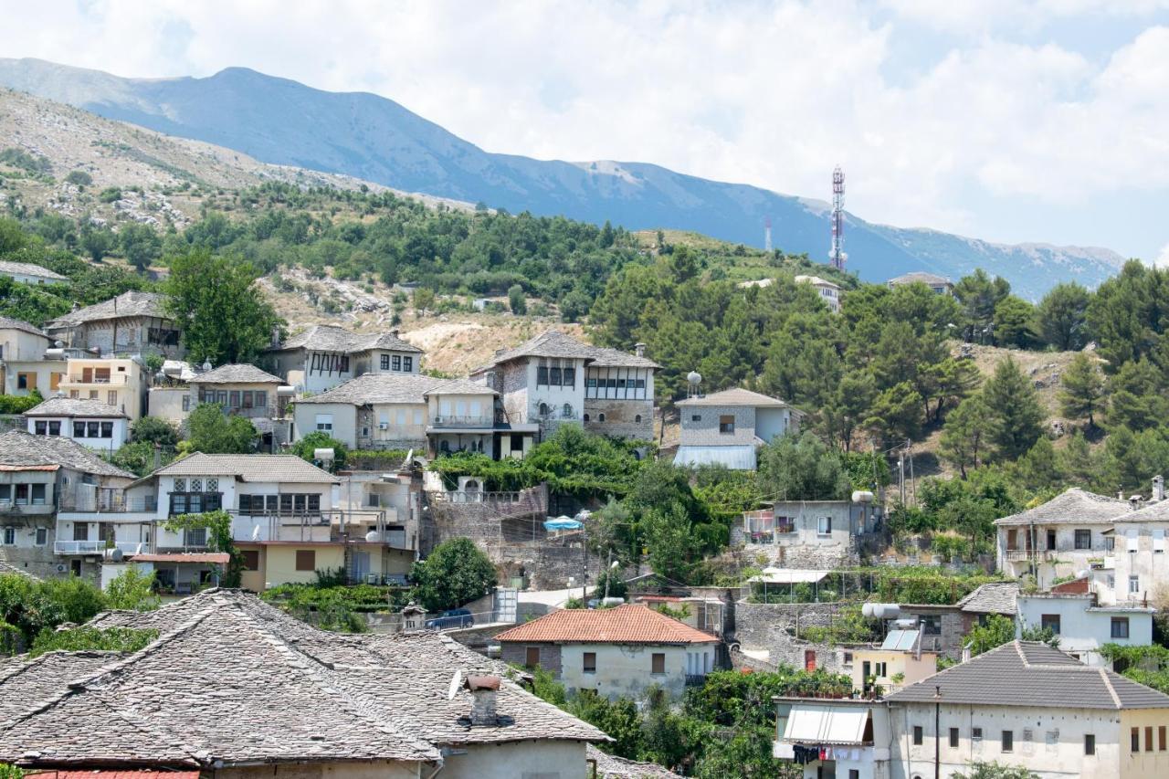 Kale Guesthouse Gjirokastër Esterno foto
