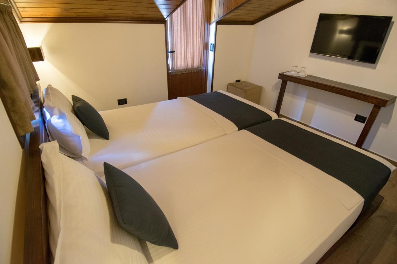 Kale Guesthouse Gjirokastër Esterno foto
