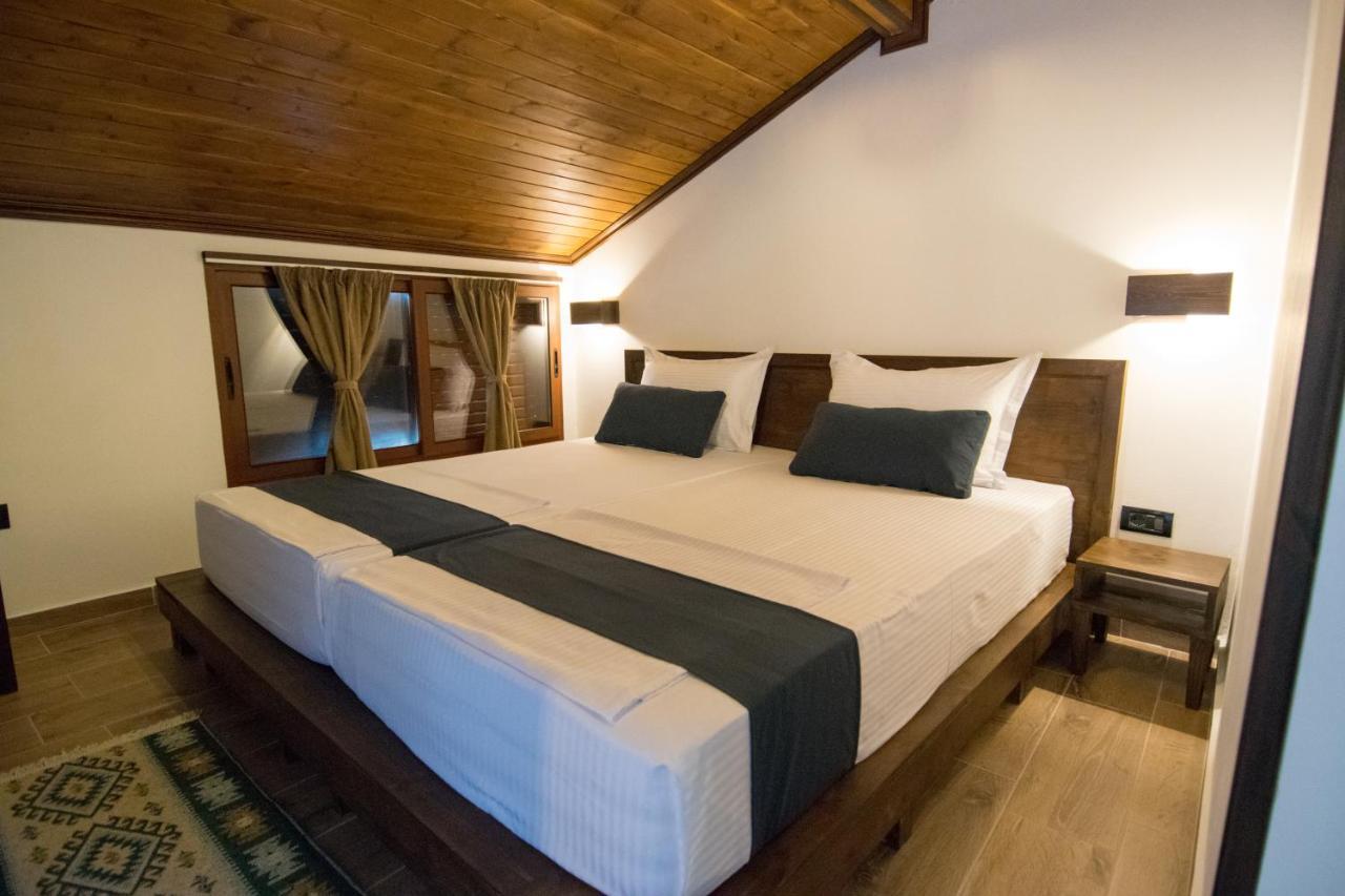 Kale Guesthouse Gjirokastër Esterno foto