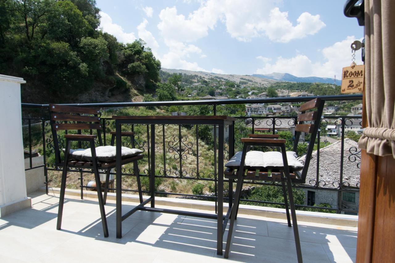 Kale Guesthouse Gjirokastër Esterno foto